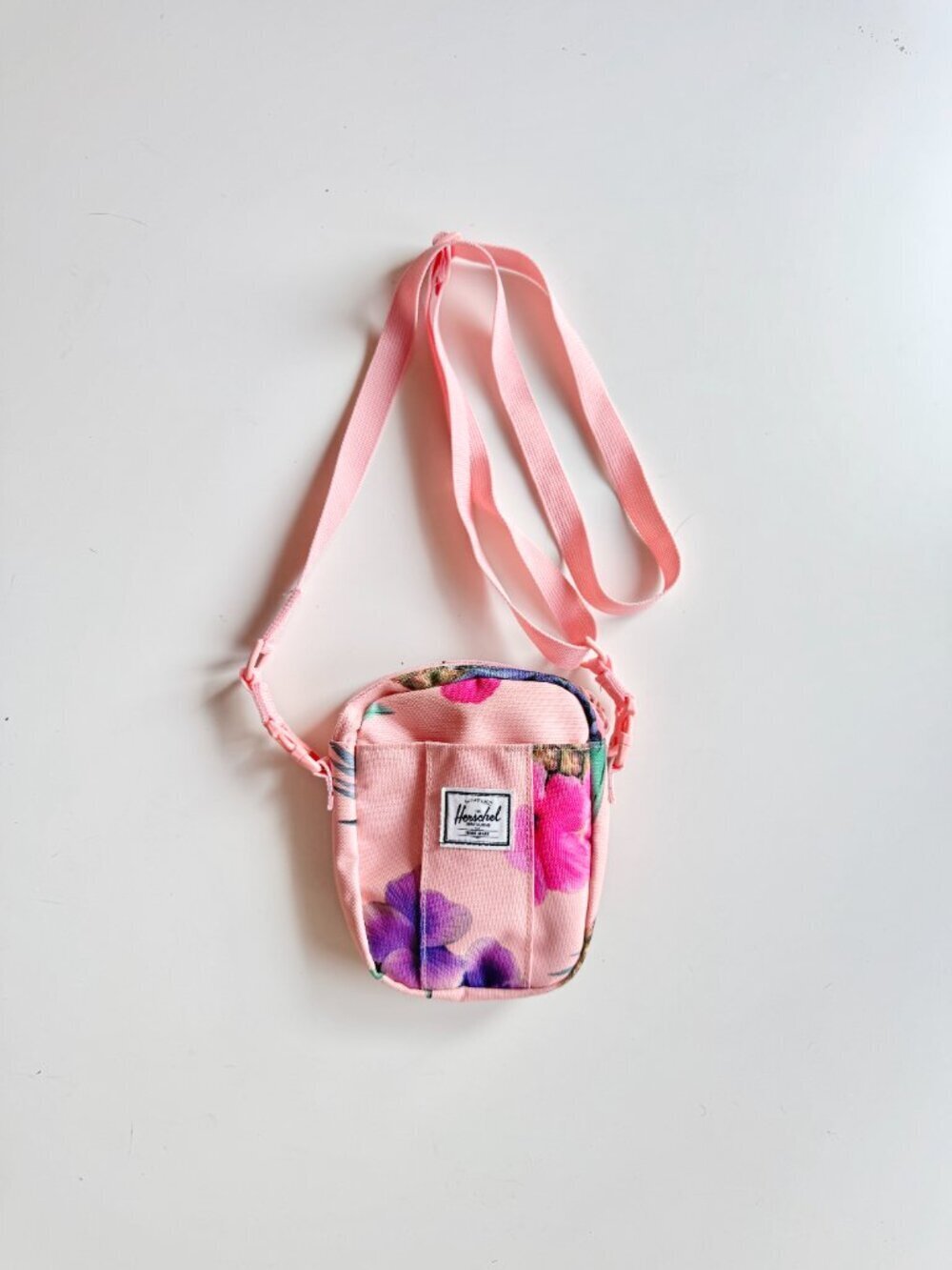 HERSCHEL Cruz Pink Pineapple Tropical Floral 0.5L Crossbody Bag